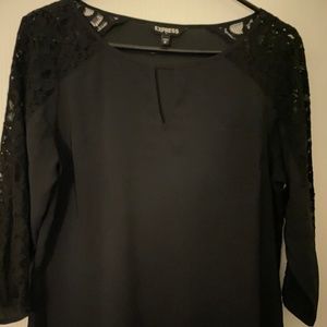 3/4 length sleeve Express top with lace detail
